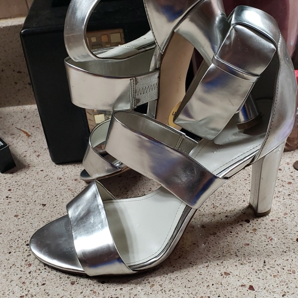 Calvin Klein SILVER SANDALS SZ 8.5 - Picture 7 of 11
